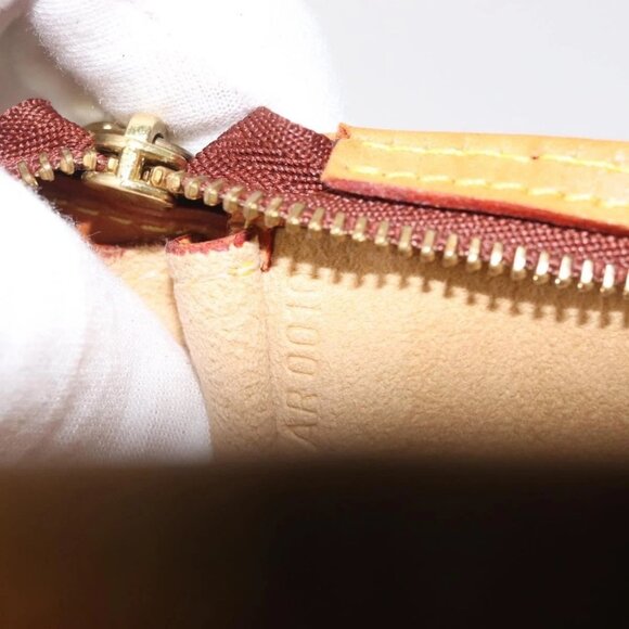 LOUIS VUITTON Nomad Leather Bucket PM Pouch Beige LV Auth 141449 - Picture 12 of 16